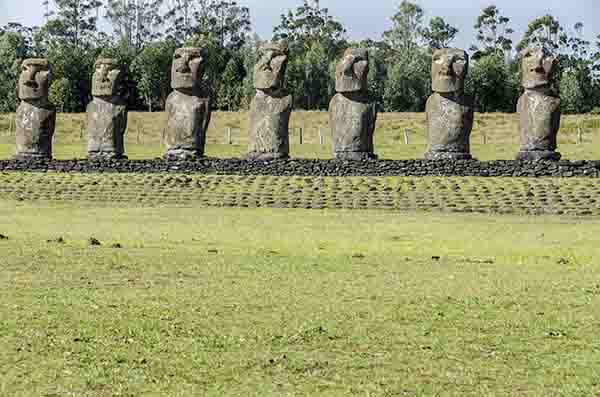 98 - Chile - isla de Rapa Nui o Pascua - Ahu Akivi
